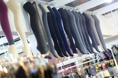 从“肤色打底袜”到“光腿神器” 网红产品的生命周期与毛圈袜的启示